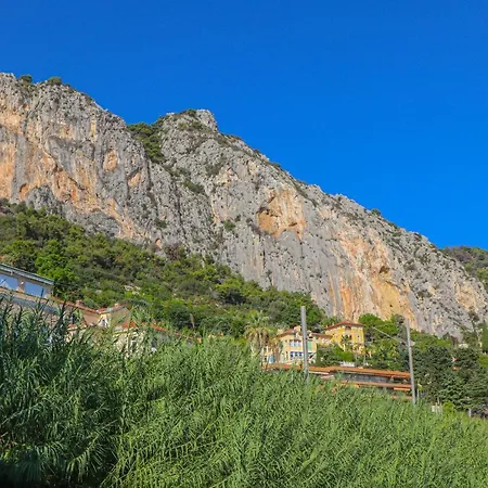« Hawai » Proche Mer, Calme, Piscine * Menton