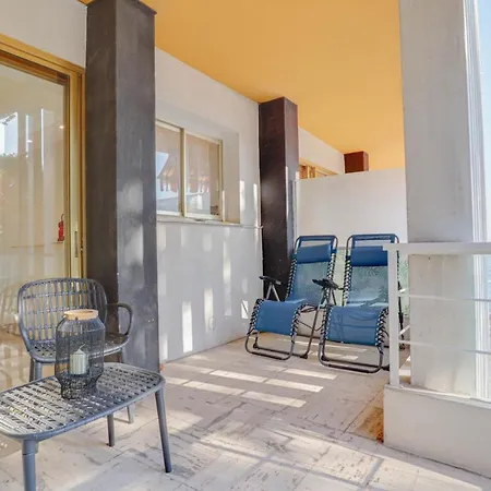 « Hawai » Proche Mer, Calme, Piscine * Menton
